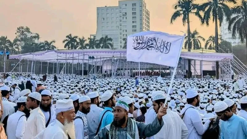 People throng Suhrawardy Udyan for Islamic conference