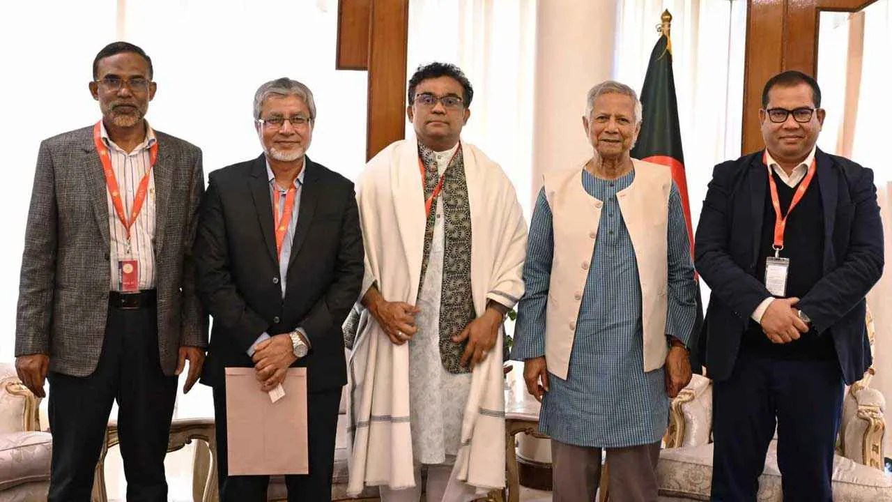 ছাত্র সংসদ নির্বাচন বিষয়ে প্রধান উপদেষ্টার পরামর্শ চাইলেন জাবি ভিসি