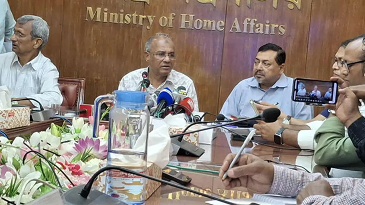 পাহাড়ে ধর্ষণ অভিযোগে যে তথ্য দিলেন স্বরাষ্ট্র উপদেষ্টা