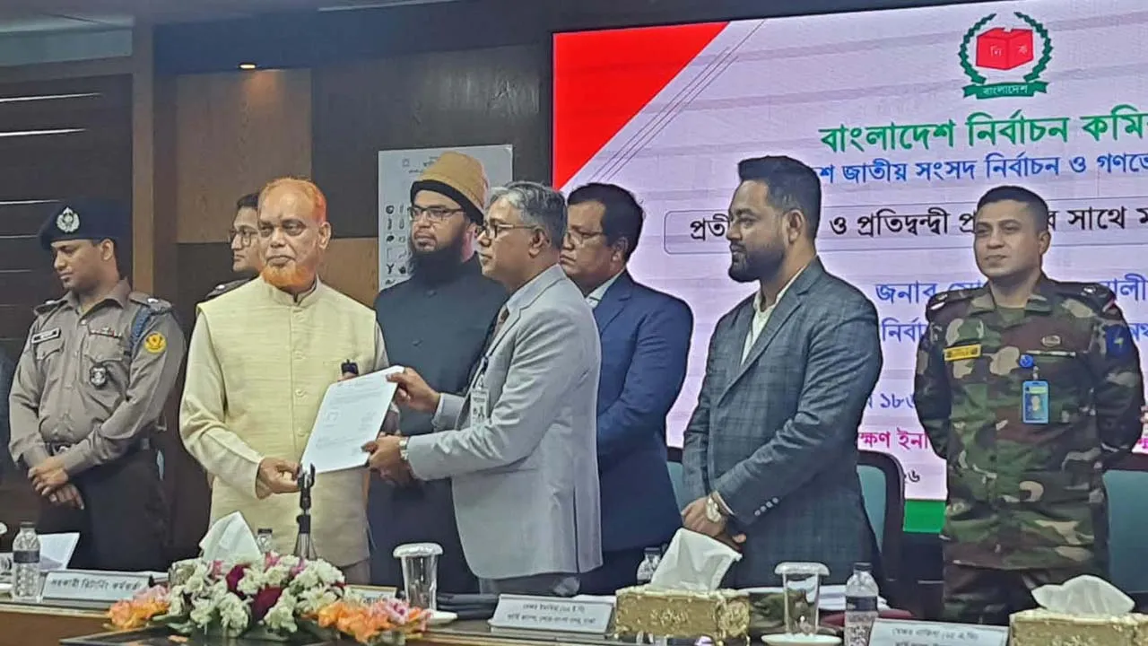 জামায়াত আমিরের পক্ষে প্রতীক নিলেন মোবারক হোসেন