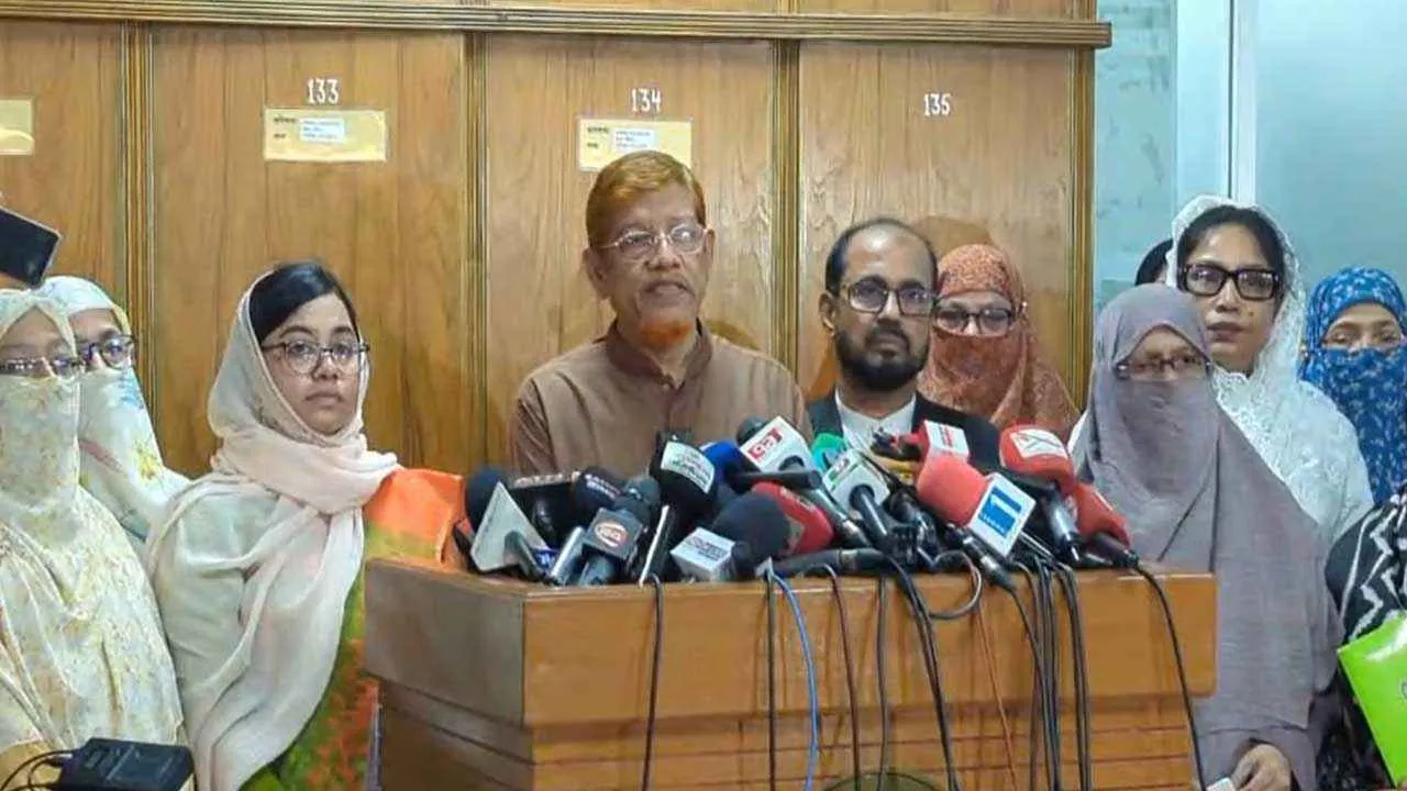 সরকার ভুল পথে গেলে সোচ্চার হবেন নারী এমপিরাও: হামিদুর রহমান আযাদ