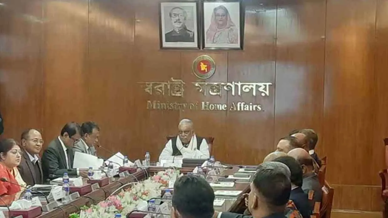 জনগণের প্রত্যাখ্যাত দল নিয়ে চিন্তা করছে না সরকার : স্বরাষ্ট্রমন্ত্রী