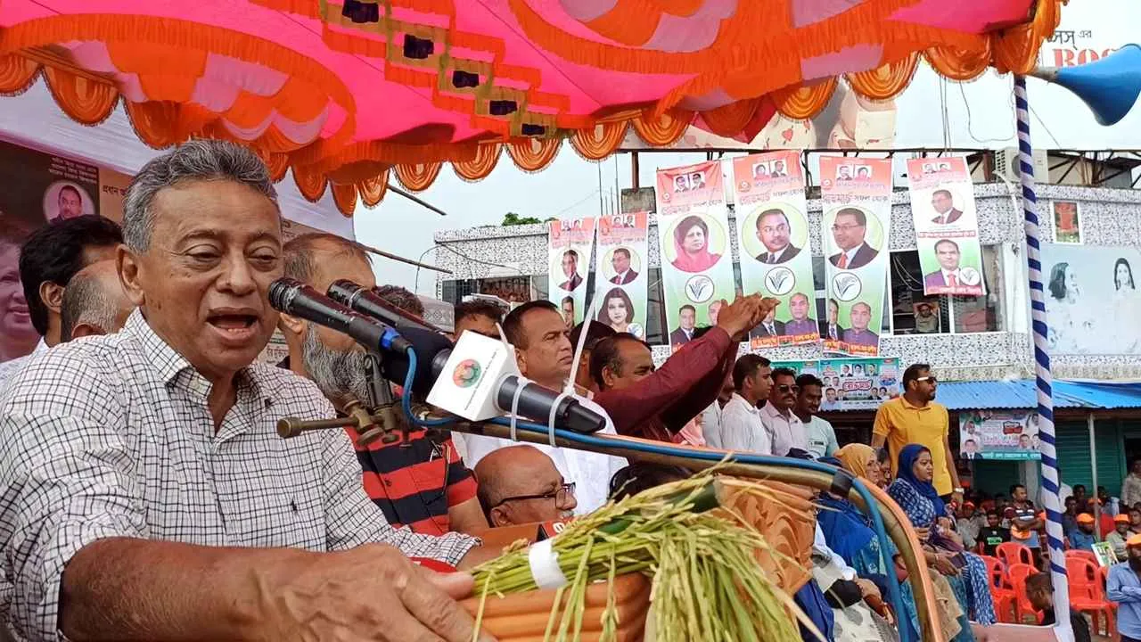 ফরিদপুরে নৌকার ‘ভবিষ্যৎ’ দেখছেন না আমীর খসরু