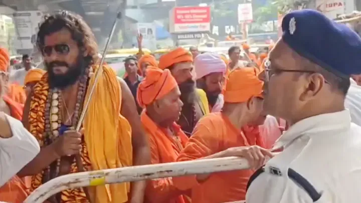 কলকাতায় বাংলাদেশ ডেপুটি হাইকমিশন ঘেরাও, উত্তেজনা