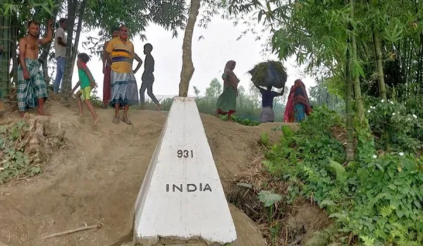 বাংলাদেশে ঢুকে নারীদের তাড়া করে গুলি ছুড়ল বিএসএফ