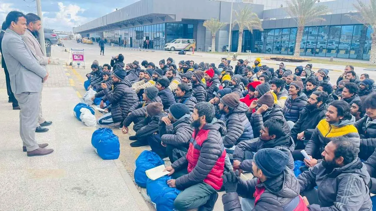 লিবিয়া থেকে দেশে ফিরলেন আরও ১৭৫ জন