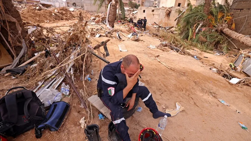 Libya accident kills 5 Greek aid team members: army