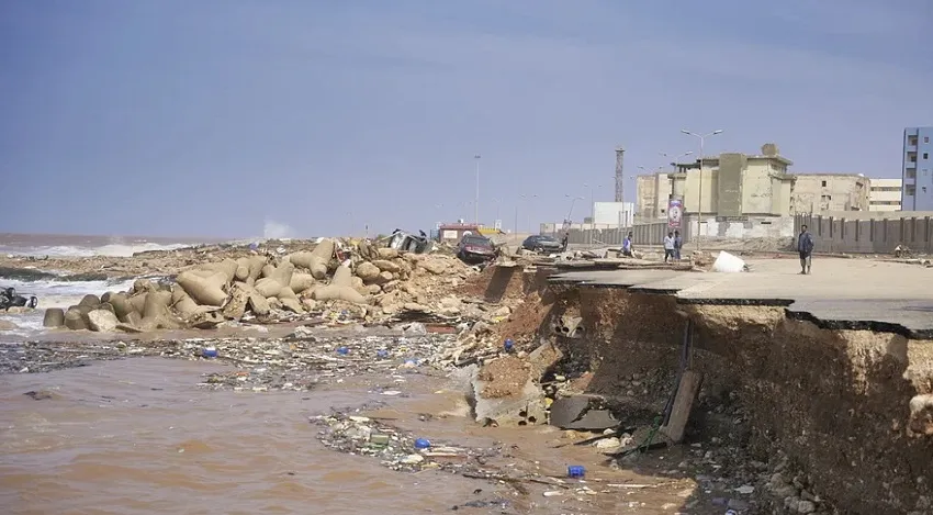 Flooding in Libya leaves 2,000 people feared dead and more missing