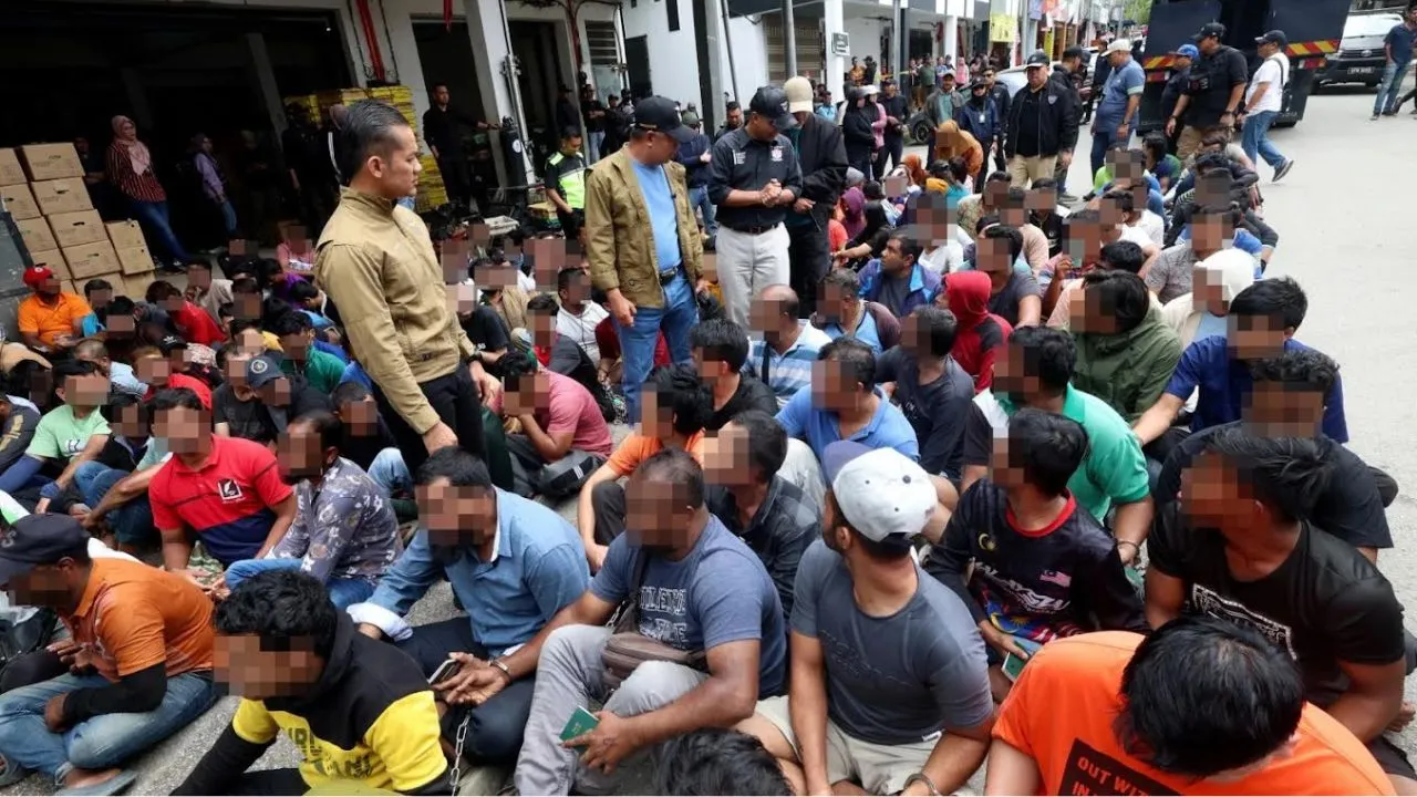 মালয়েশিয়ায় ১৭৪ বাংলাদেশি আটক