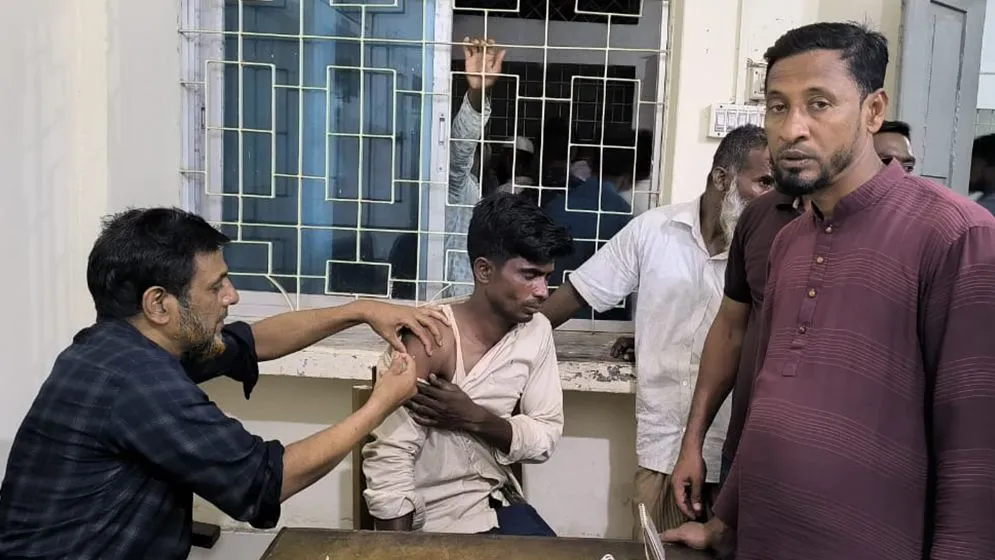 মনপুরায় বিএনপির দু’পক্ষের সংঘর্ষে আহত ১৩