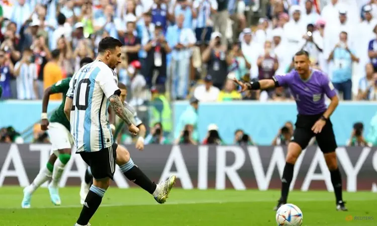 Messi penalty gives Argentina 1-0 lead over Saudi Arabia at halftime