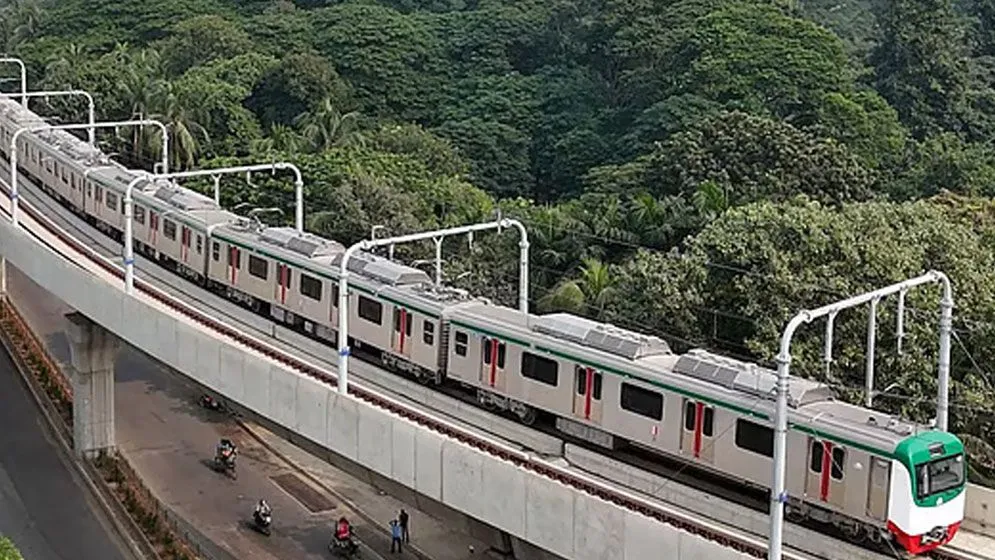 যে কারণে ১৫ মিনিট বন্ধ মেট্রোরেল