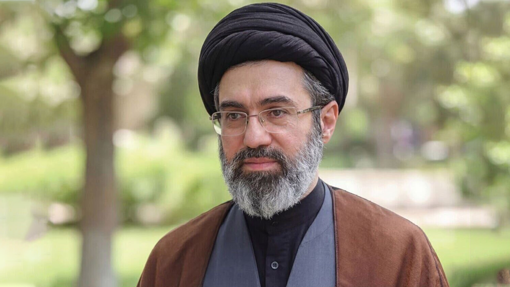 Moztoba-Khameni-6a53881c0a02f