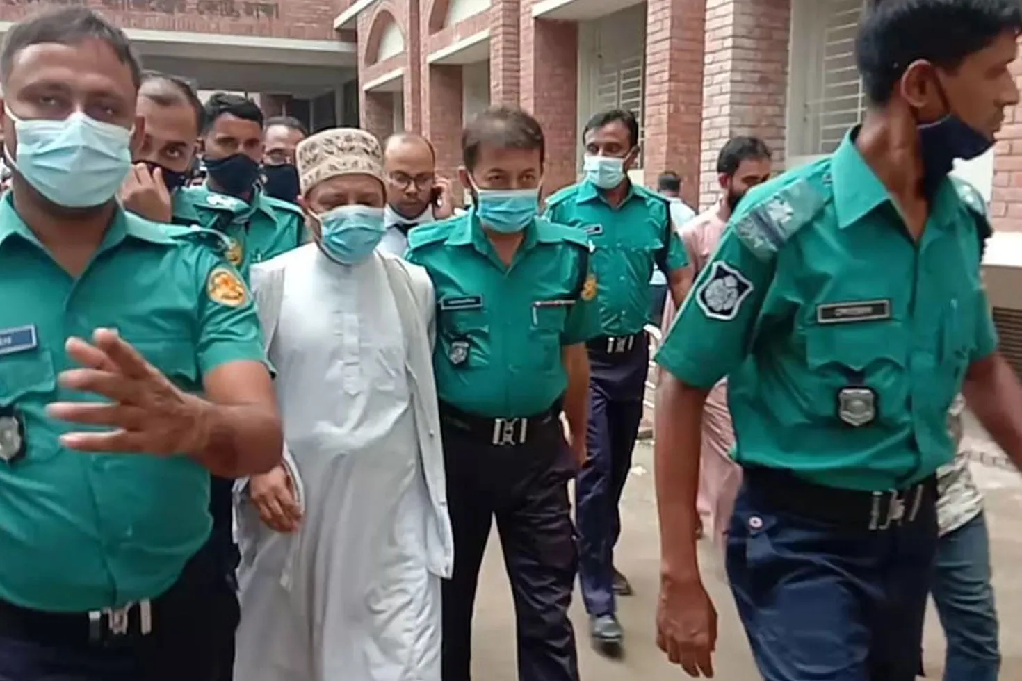 মুফতি কাজী ইব্রাহিমের বিরুদ্ধে চার্জশিট দাখিল