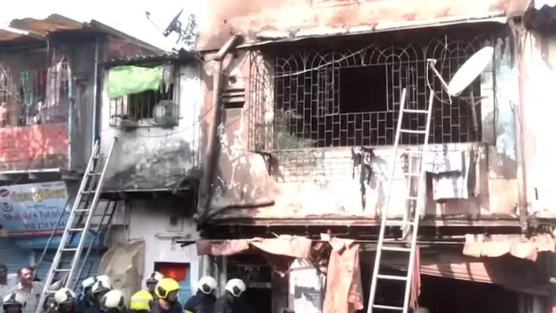 7 of a family die in Mumbai fire