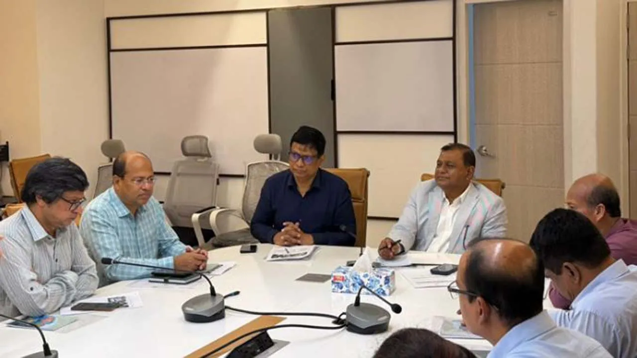 আগামী শিক্ষাবর্ষে শতভাগ নির্ভুল পাঠ্যবই সরবরাহের নির্দেশ শিক্ষা সচিবের