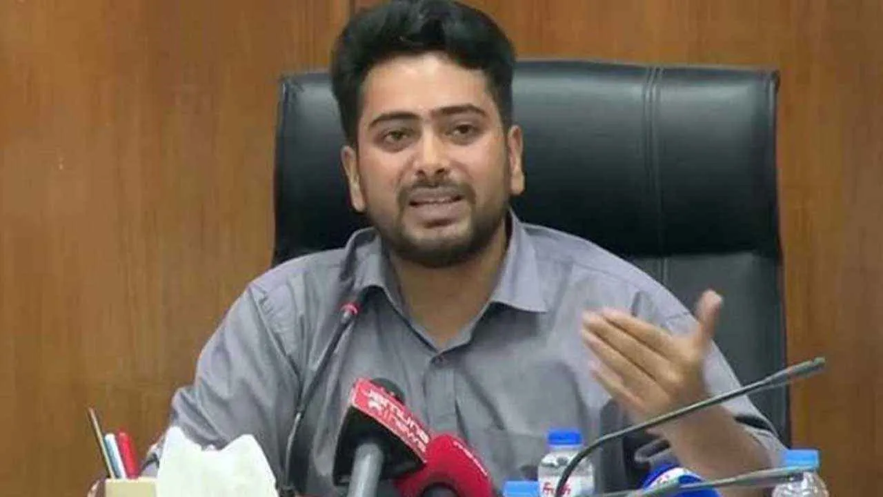 চিন্ময় ইস্যুতে ভারতের বিবৃতি অনধিকার চর্চা: তথ্য উপদেষ্টা