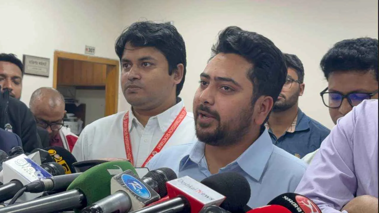 নিবন্ধন সার্টিফিকেট পেল এনসিপি, ইসিকে ‘শক্ত ’ থাকার পরামর্শ