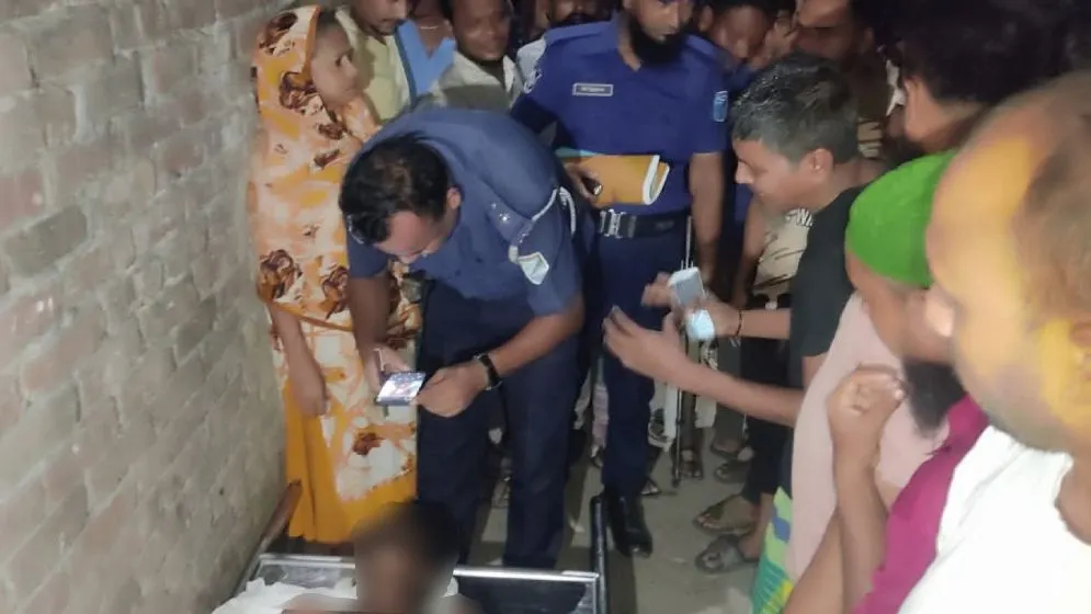 ছিনতাইয়ের অভিযোগে হাত-পা বেঁধে যুবককে পিটিয়ে হত্যা
