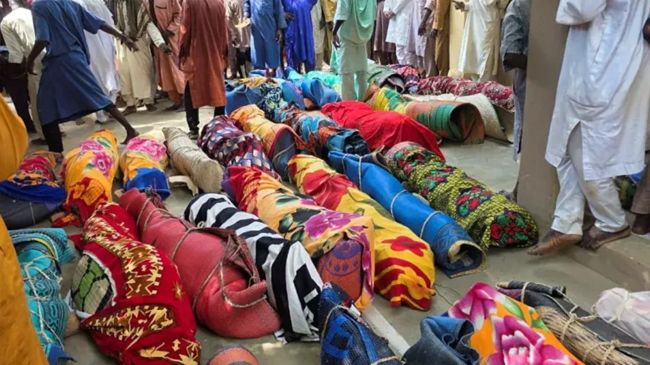 নাইজেরিয়ায় নৌকাডুবিতে প্রাণ গেল ৪৬ জনের