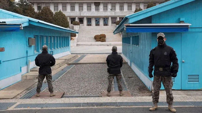 US soldier facing disciplinary action flees into North Korea