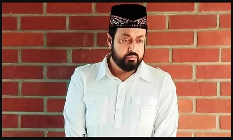 প্লিজ পাঁচ ওয়াক্ত নামাজ পড়ার চেষ্টা করবেন : ওমর সানী