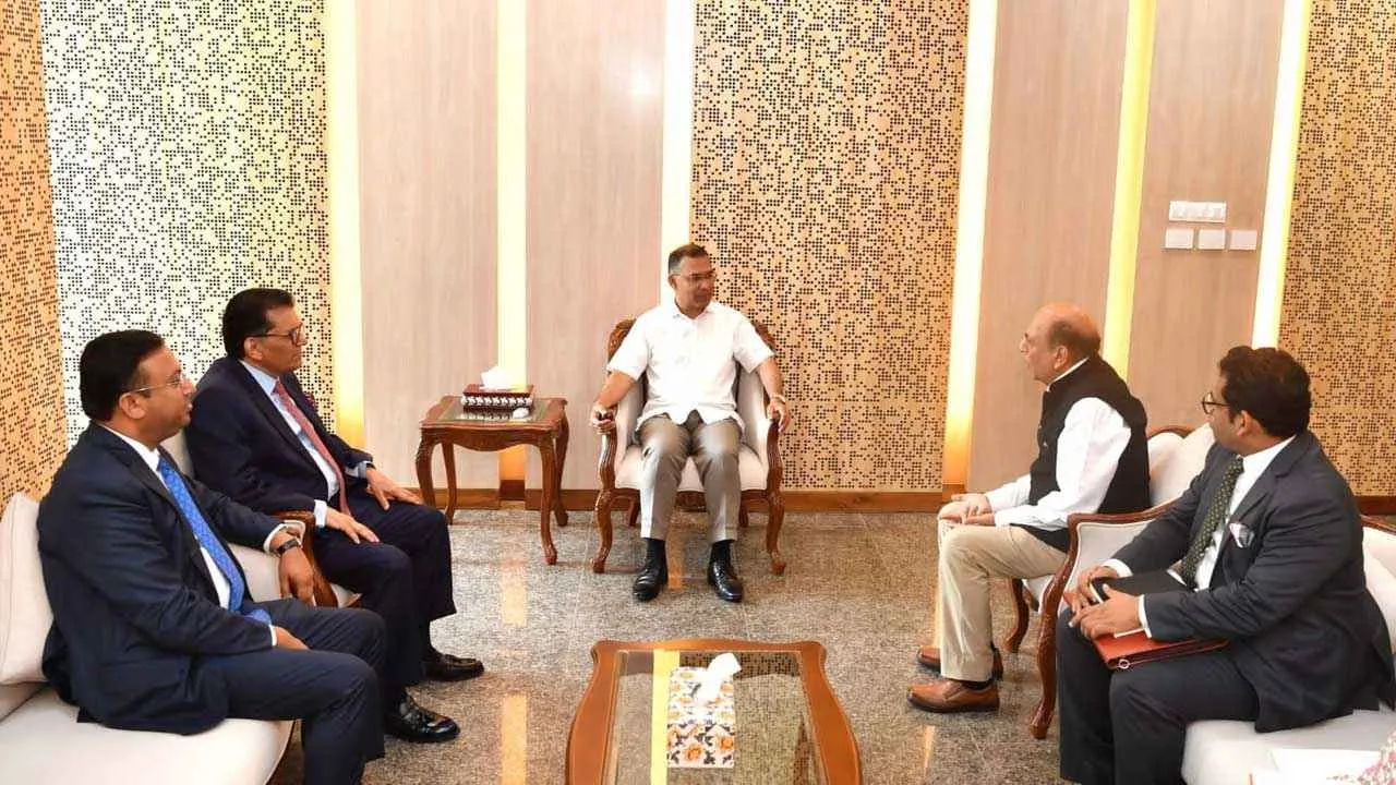 প্রধানমন্ত্রীর সঙ্গে ভারতীয় হাইকমিশনারের বৈঠক