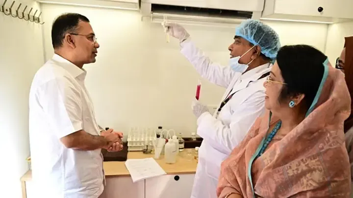 খাদ্য পরীক্ষার ভ্রাম্যমাণ ল্যাব পরিদর্শন প্রধানমন্ত্রীর