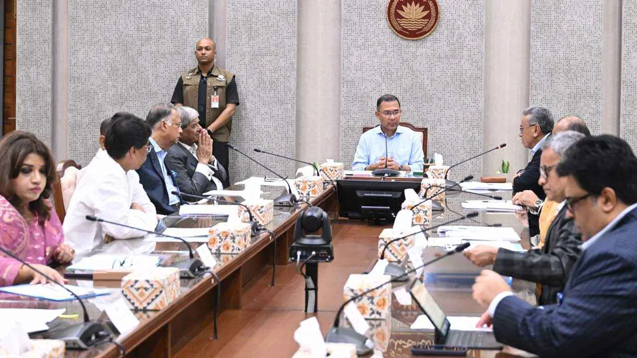 জ্বালানি পরিস্থিতি মোকাবিলায় প্রধানমন্ত্রীর সভাপতিত্বে বিশেষ বৈঠক