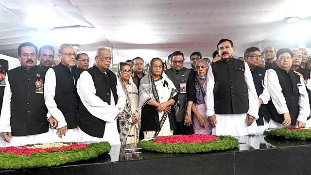 PM pays homage to Bangabandhu on his 48th martyrdom anniversar