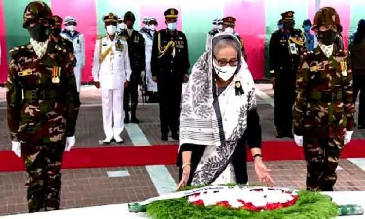 টুঙ্গিপাড়ায় বঙ্গবন্ধুর সমাধিতে প্রধানমন্ত্রীর শ্রদ্ধা নিবেদন