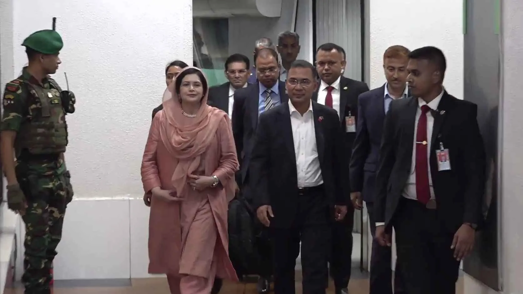 দেশে ফিরেছেন প্রধানমন্ত্রী