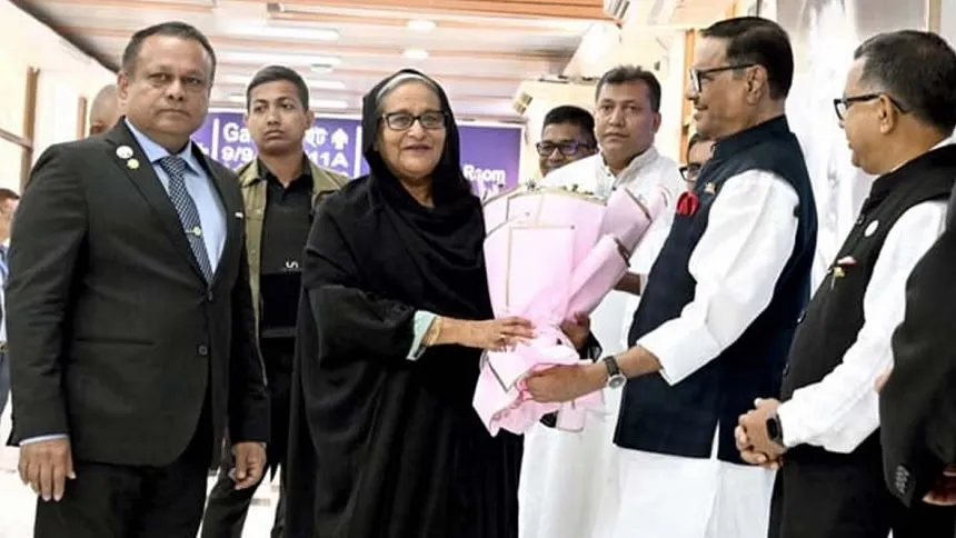 PM returns home from Saudi Arabia