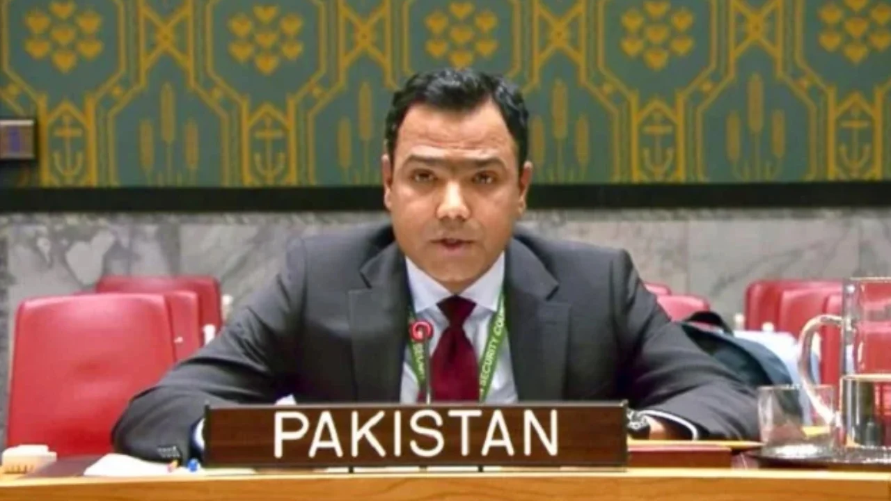 Pakistan_aptA24P