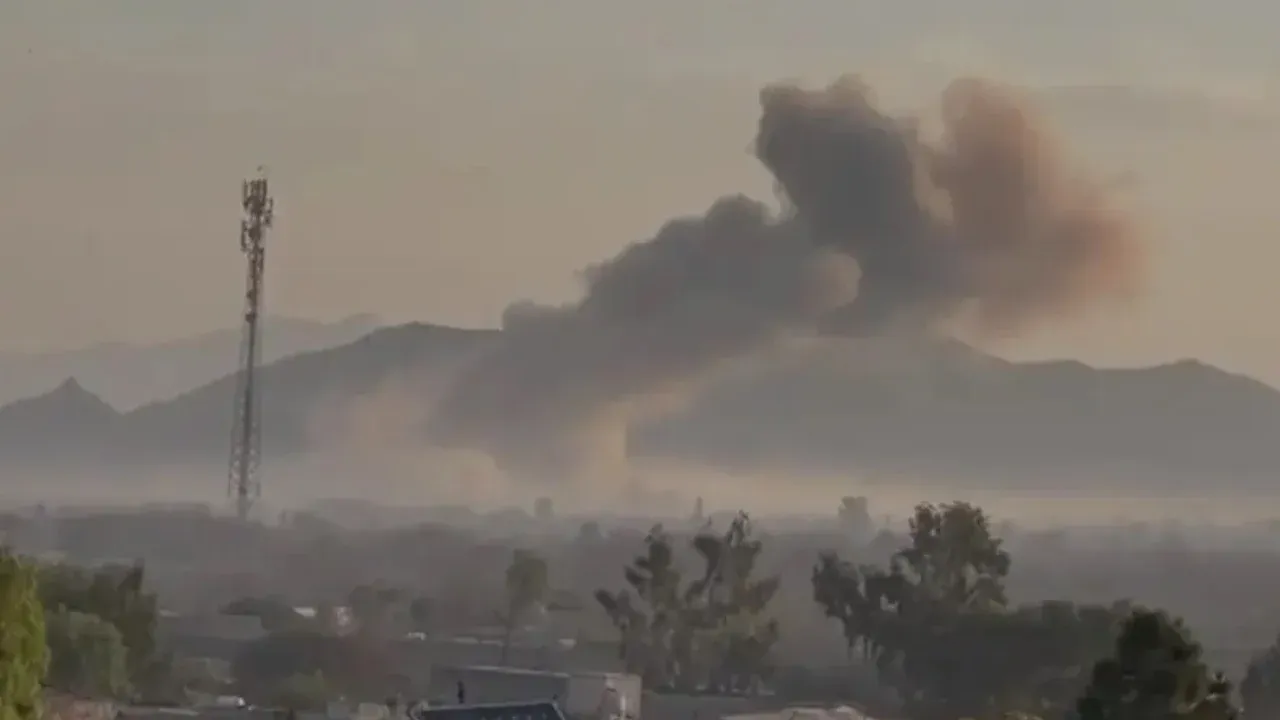 পাকিস্তানে সন্ত্রাসী হামলায় ৪ সেনা নিহত