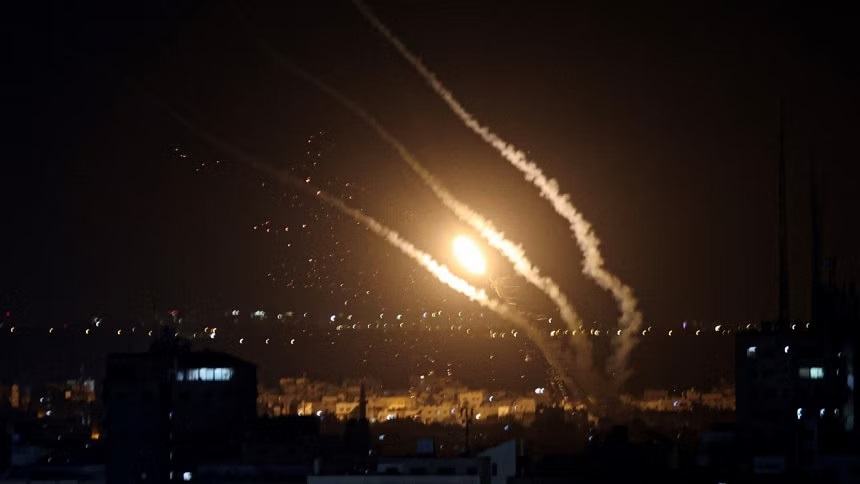 Palestine rockets cause first Israel death as Gaza casualties rise to 30
