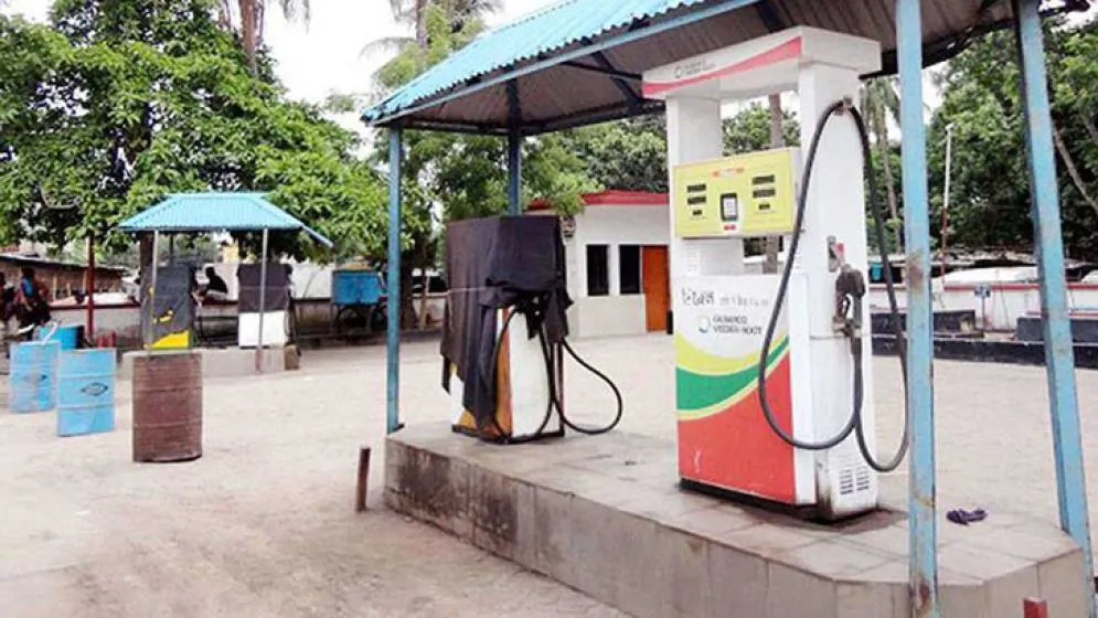 যে কোনো সময় বন্ধ হয়ে যেতে পারে সারাদেশের পেট্রোল পাম্প