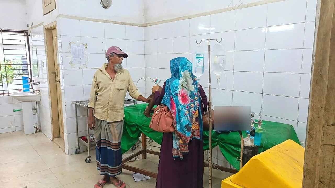 নড়াইল লোহাগড়ায় মহাসড়কে ইজিবাইক উল্টে নিহত ১