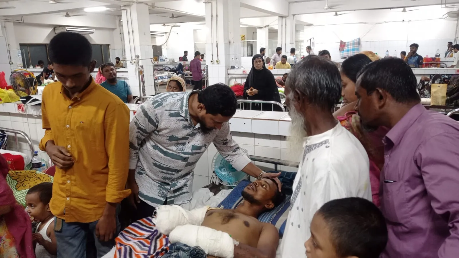 সড়ক দুর্ঘটনায় আহত নাজমুলের আত্মকর্মসংস্থানেরও ব্যবস্থা করে দেয়া হবে : ড. মাসুদ