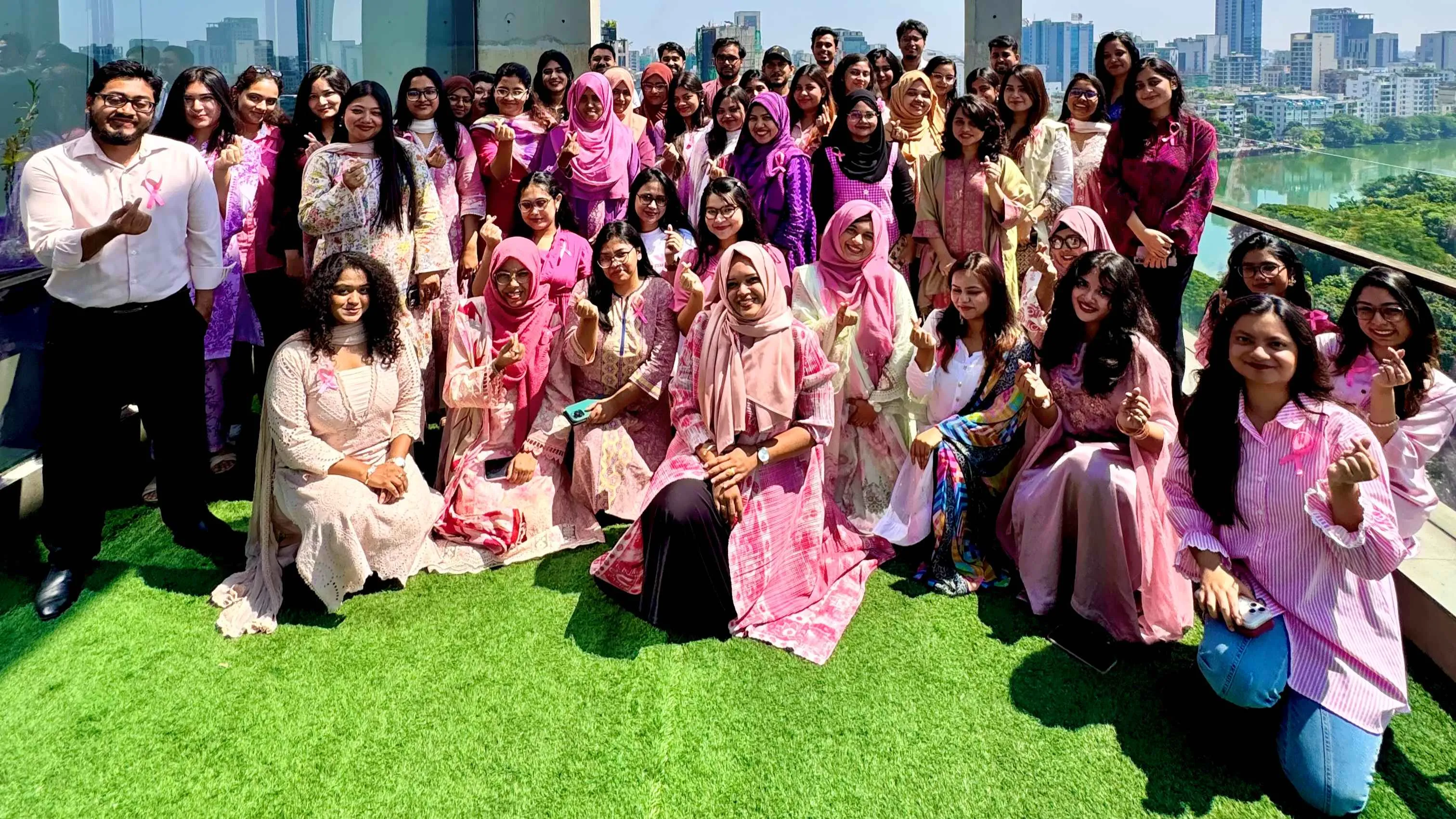 স্তন ক্যানসার সচেতনতায় ‘ডি-উইমেন’-এর ‘পিঙ্ক ডে’