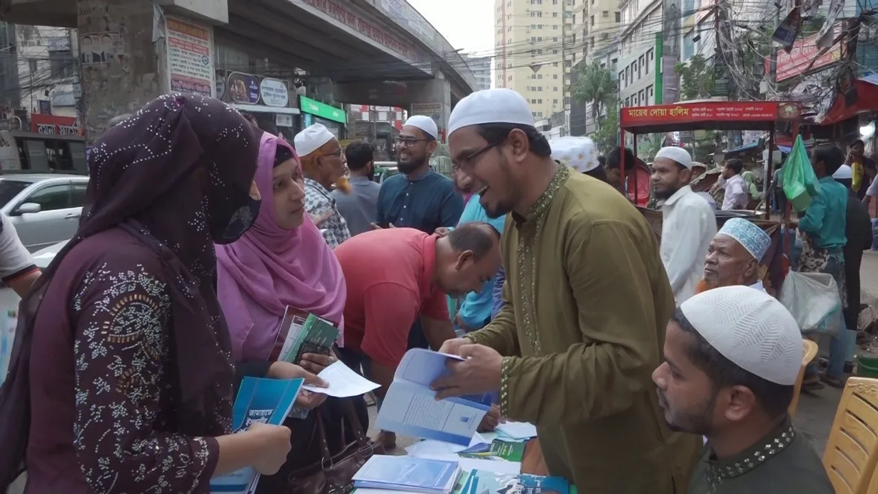 জামায়াতে ইসলামীতে স্বতঃস্ফূর্ত যোগদানে নারী-পুরুষের উপচে পড়া ভিড়