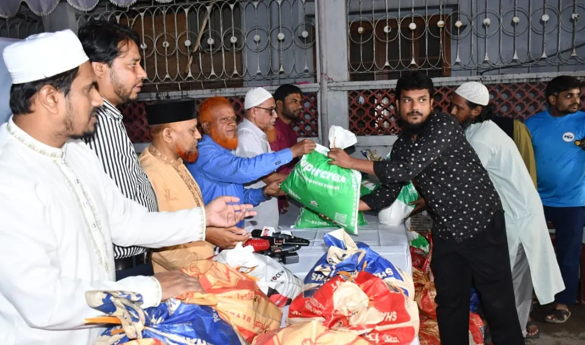 অতিরিক্ত ভাড়া দিতে না পেরে মানুষ ট্রাকে করে বাড়ি ফিরছে: নূরুল ইসলাম বুলবুল