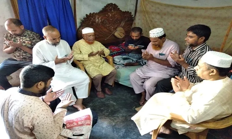 চাঁপাইনবাবগঞ্জের মানুষের পাশে থেকে আমরা সহযোগিতা অব্যাহত রেখেছি : নূরুল ইসলাম বুলবুল