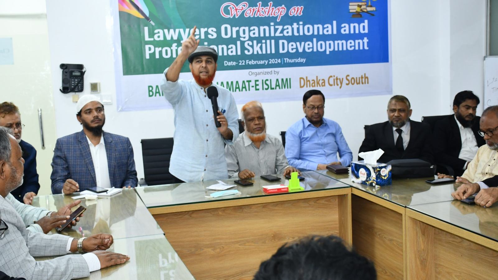 গণতন্ত্র পুনরুদ্ধারে আইনজীবীদের কাজ করতে হবে : রফিকুল ইসলাম