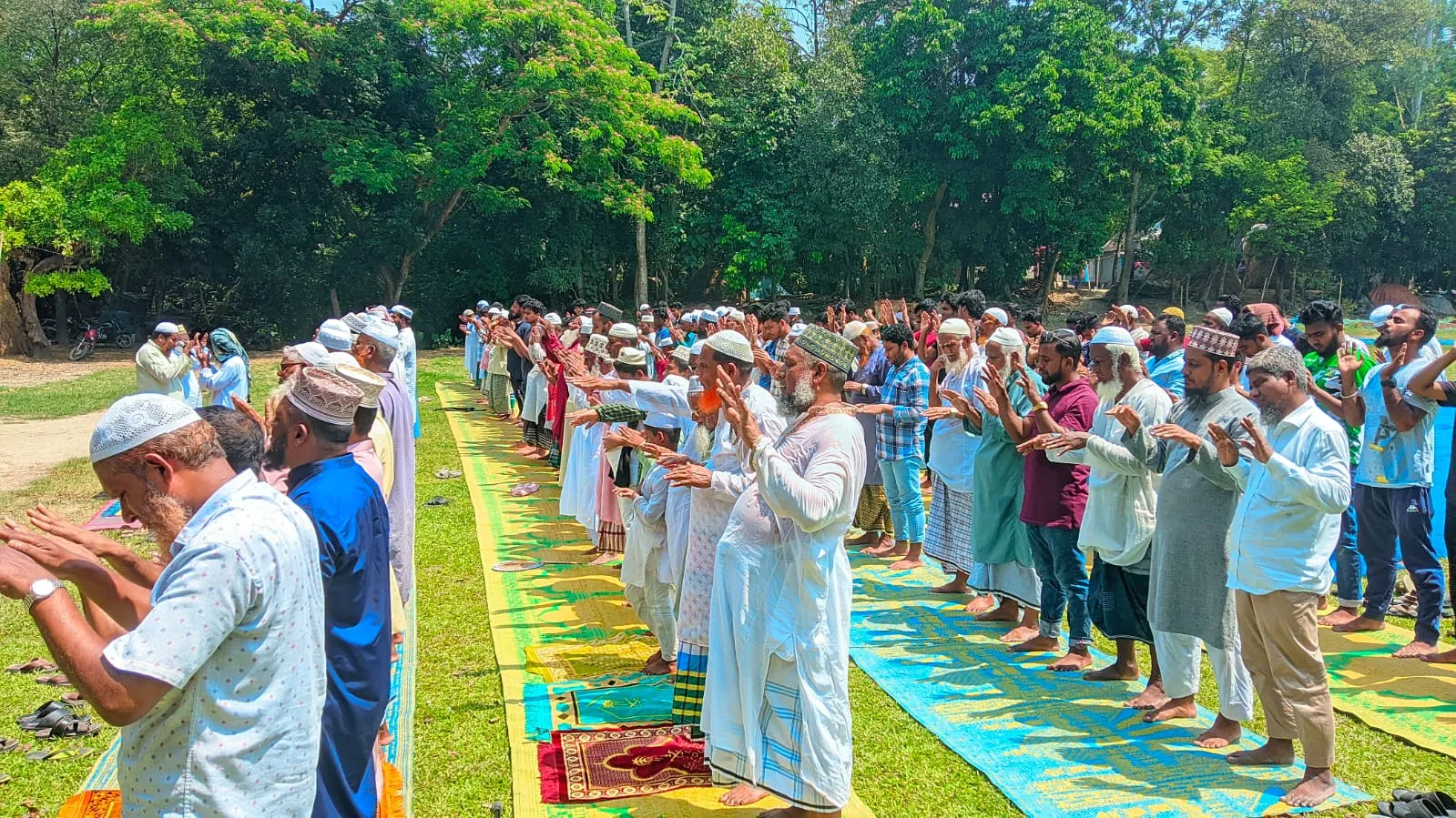 আল্লাহর রহমত কামনায় সকলকে সিজদাহ অবনত হতে হবে : দেলোয়ার হোসাইন