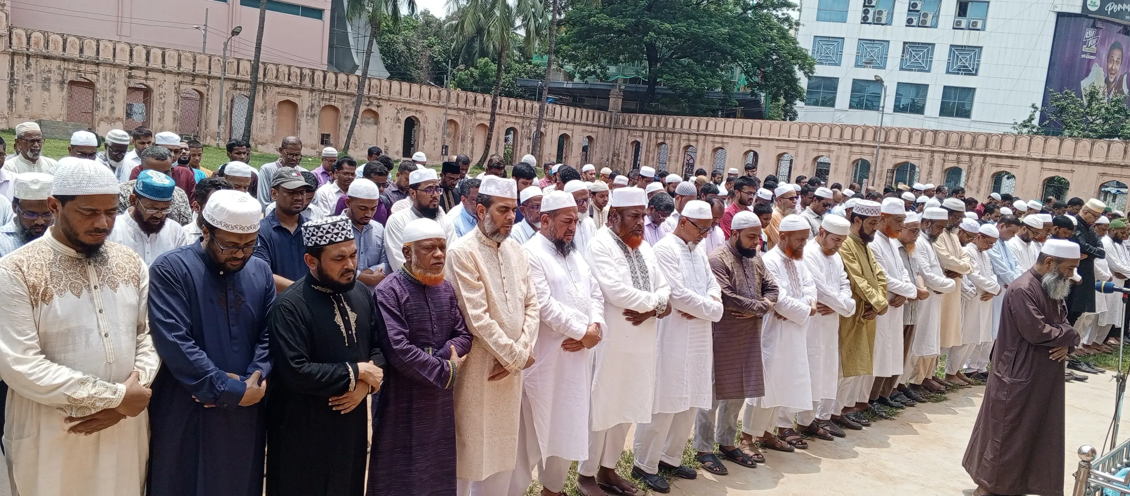 ডিইউজের সভাপতি শহিদুল ইসলামের মায়ের জানাজা অনুষ্ঠিত