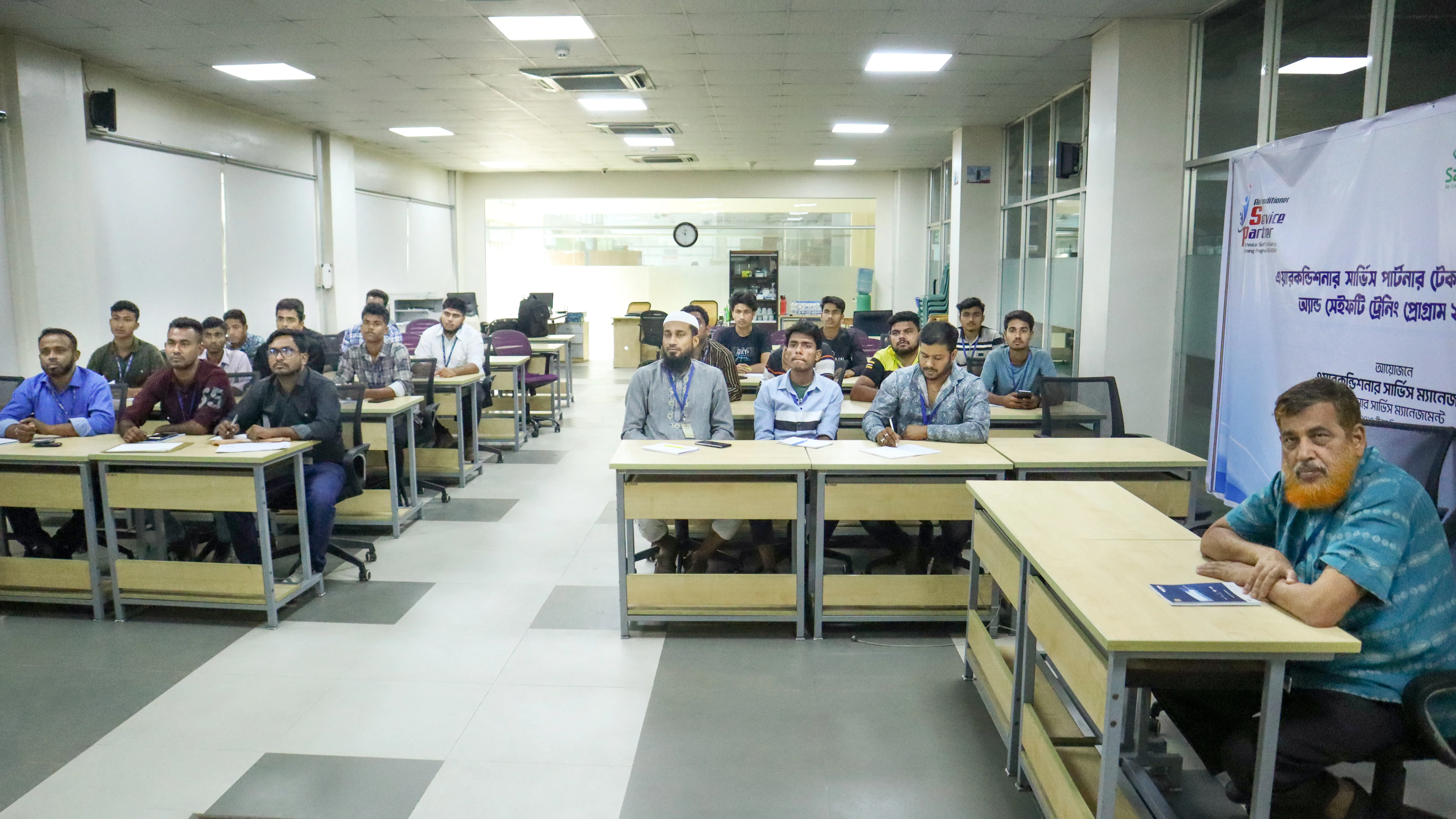 ওয়ালটন এসি সার্ভিস ইঞ্জিনিয়ারদের মাসব্যাপী কারিগরী প্রশিক্ষণ কর্মশালা