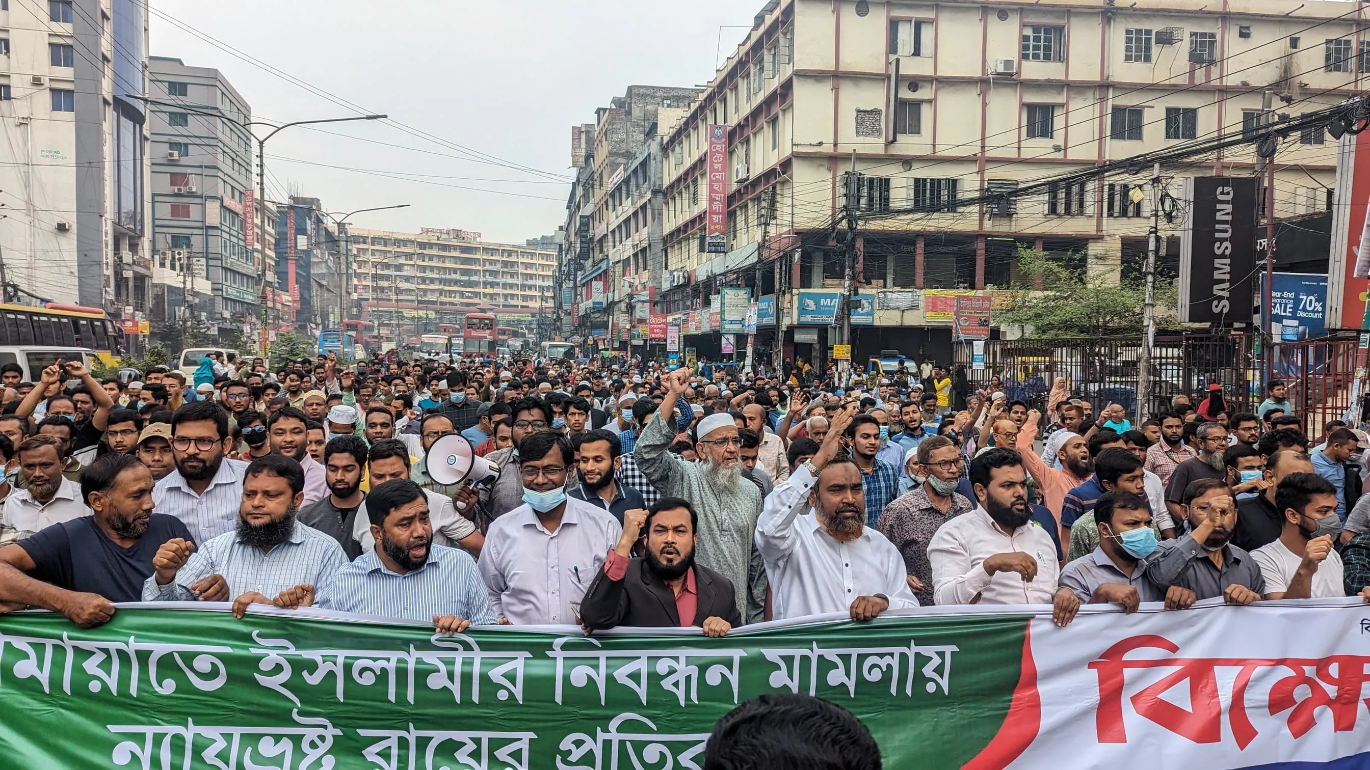 নিবন্ধন ফিরিয়ে না দিলে পালানোর পথ পাবেন না : ড. রেজাউল করিম