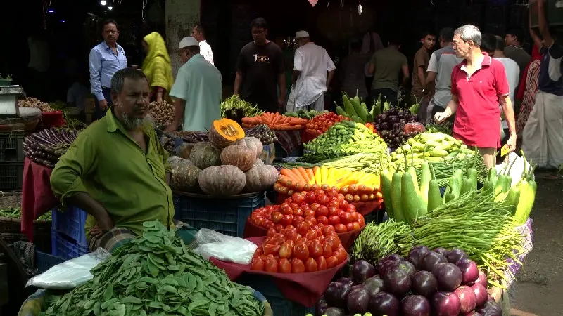 Poor supply, syndicates blamed for market crisis