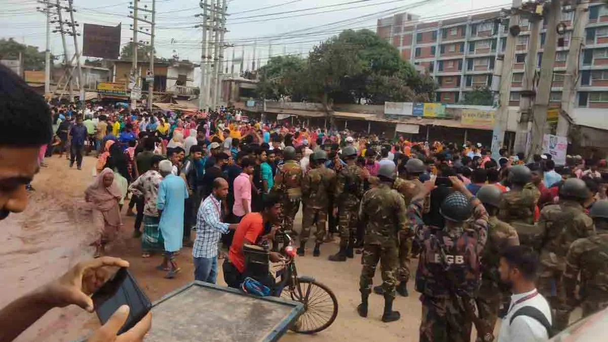অস্থিরতা কাটছে না পোশাক খাতে